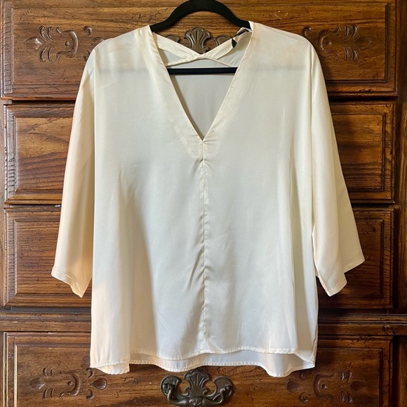 Banana Republic Ivory Satin Top - Picture 2 of 8